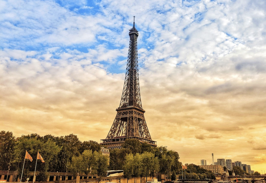 Paris France - Travelling Chiquita
